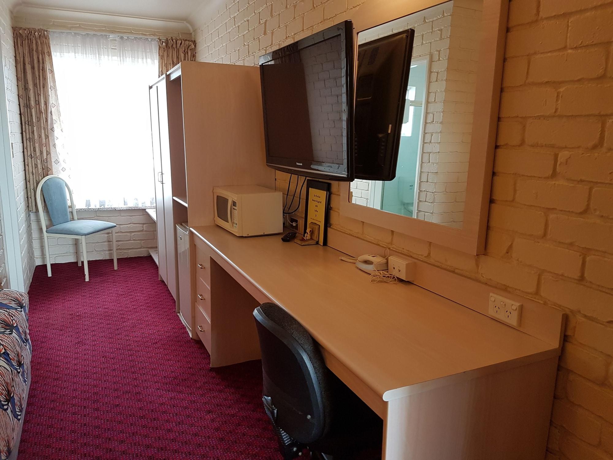 קווינביאן Golden Age Motor Inn מראה חיצוני תמונה