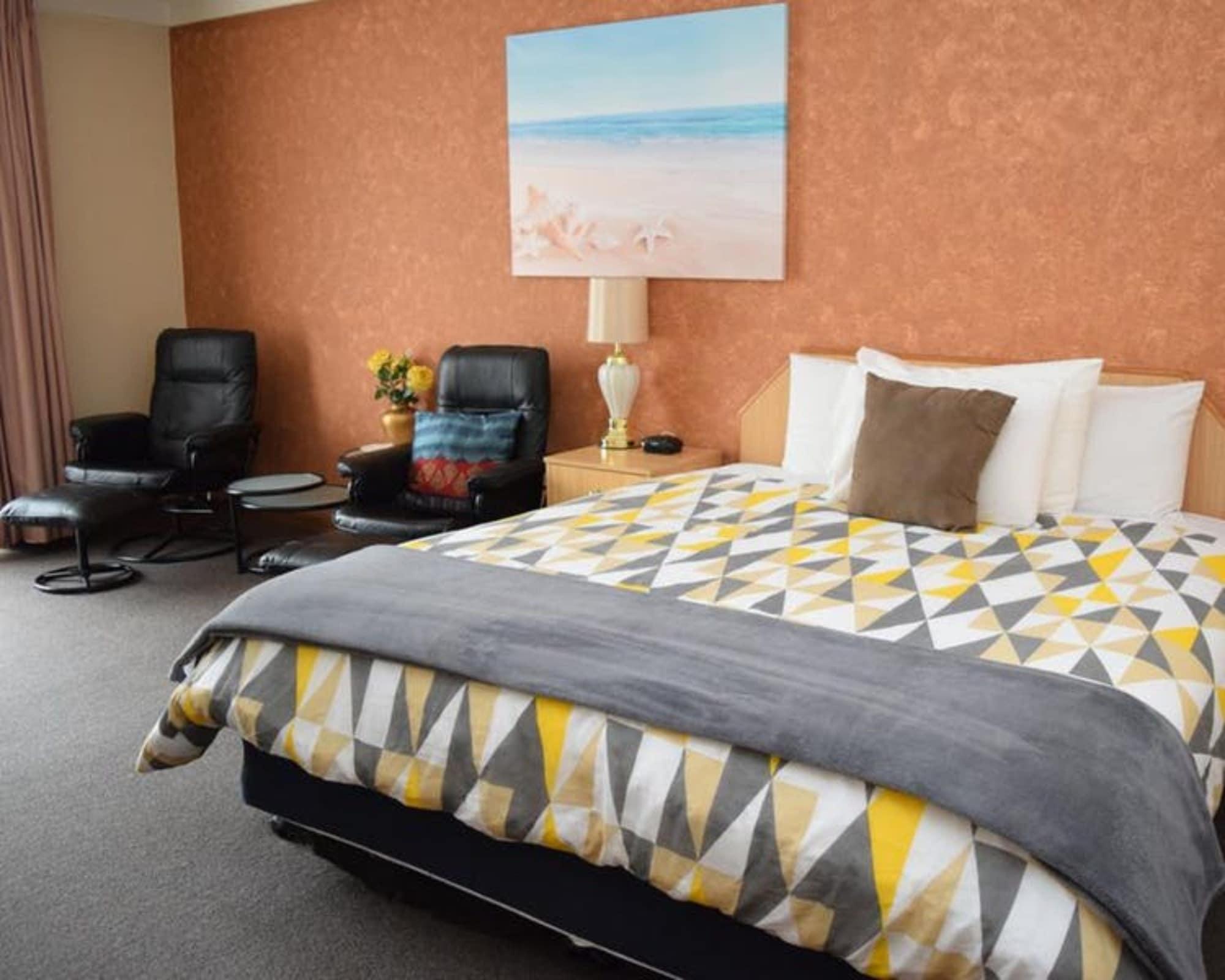 קווינביאן Golden Age Motor Inn מראה חיצוני תמונה