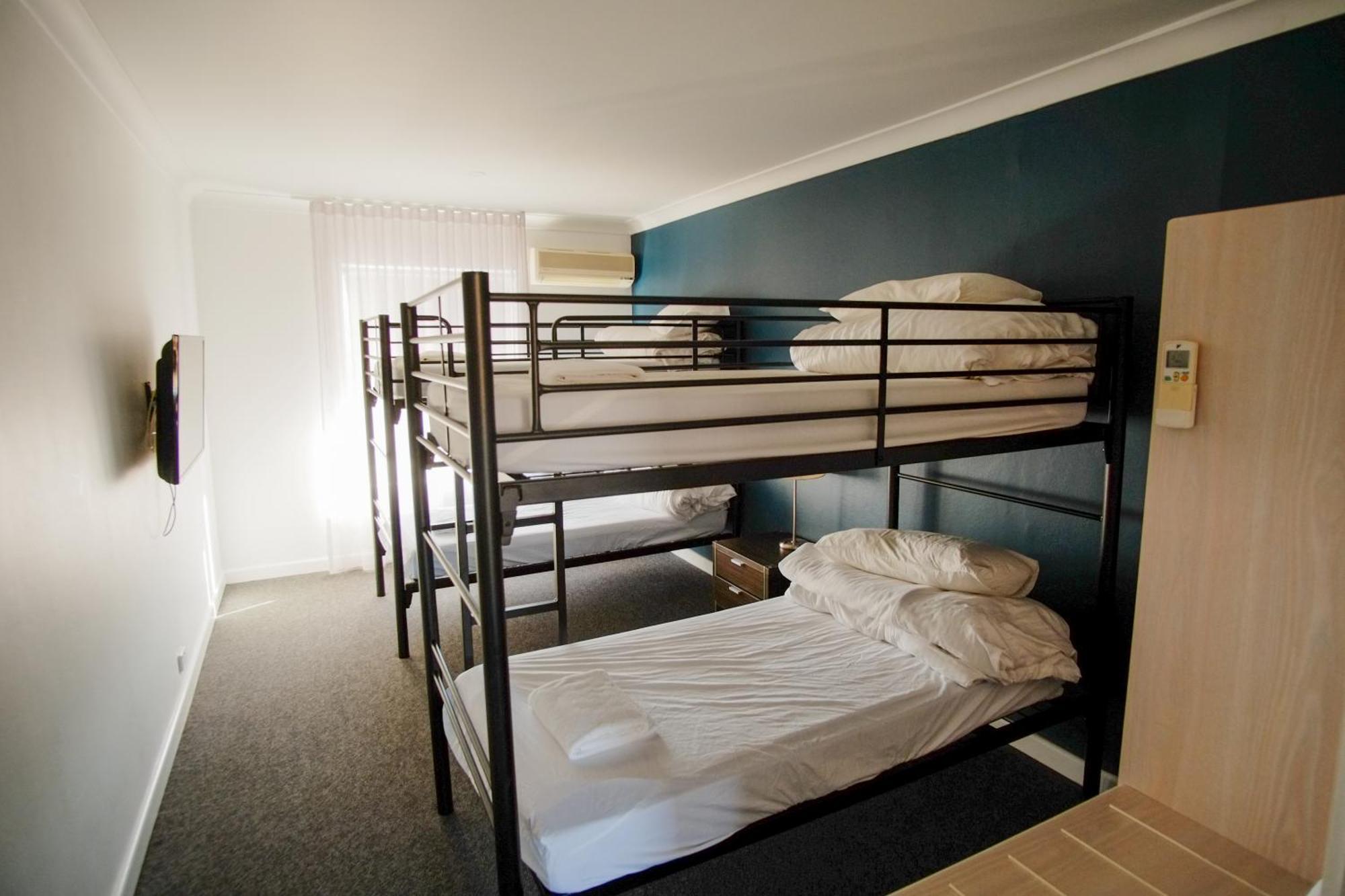 קווינביאן Golden Age Motor Inn מראה חיצוני תמונה
