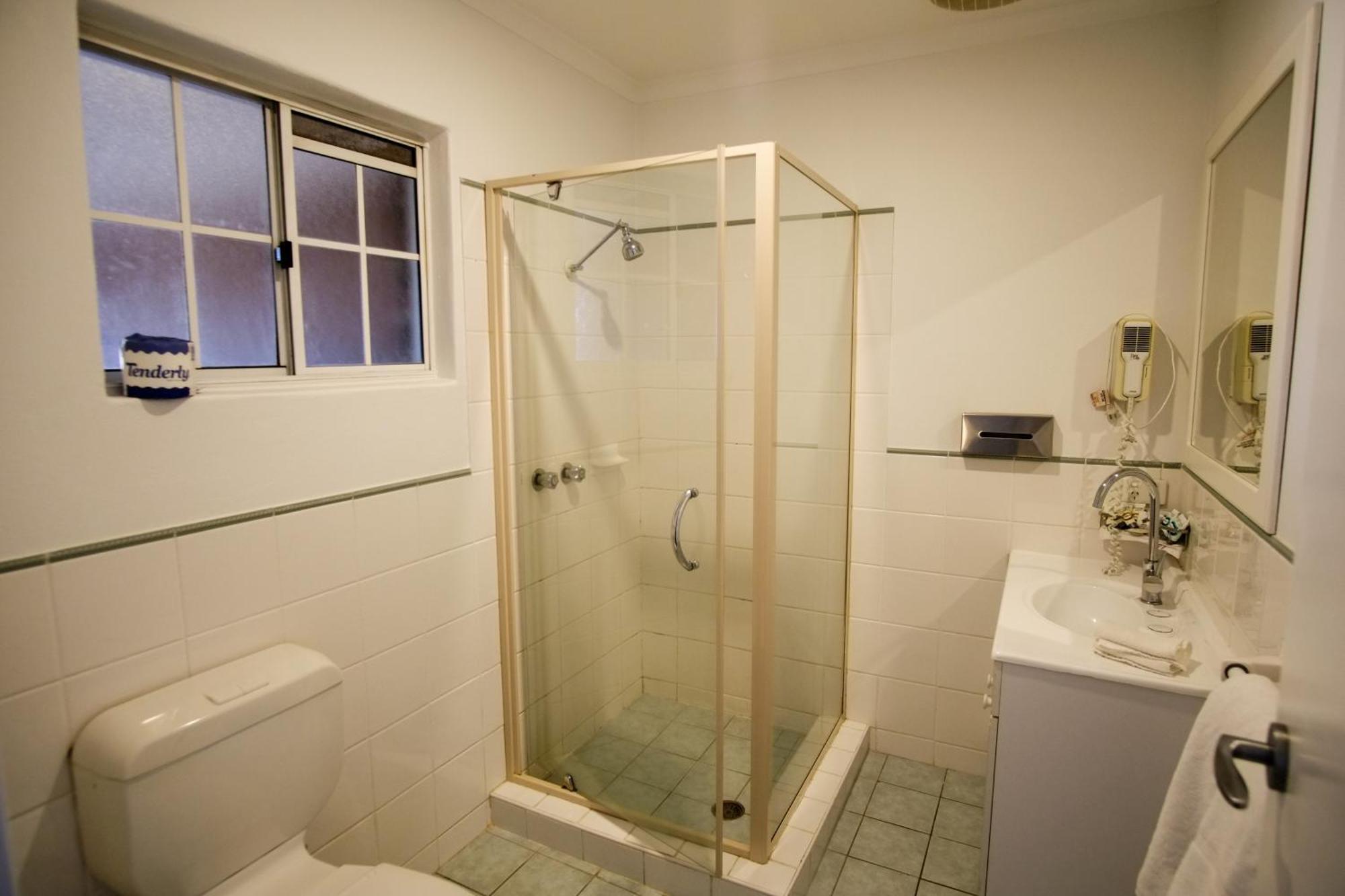 קווינביאן Golden Age Motor Inn מראה חיצוני תמונה