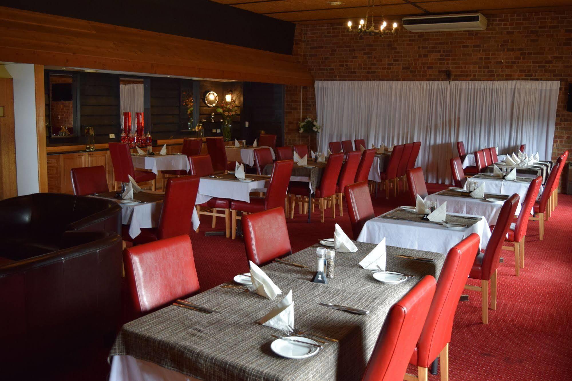 קווינביאן Golden Age Motor Inn מראה חיצוני תמונה